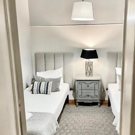 Home4u Apartment
